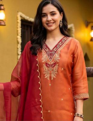 women ethnic motifs embroidered regular thread work kurta with trousers & with dupatta 2