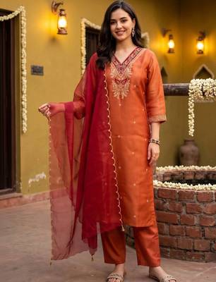 women ethnic motifs embroidered regular thread work kurta with trousers & with dupatta 6