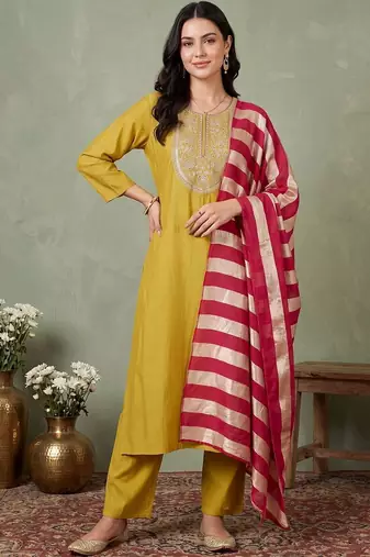 women ethnic motifs embroidered regular thread work kurta with trousers & with dupatta