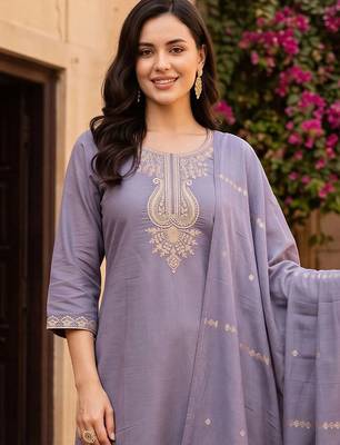 women ethnic motifs embroidered regular thread work kurta with trousers & with dupatta 2