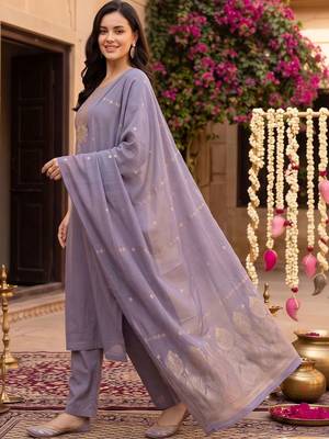 women ethnic motifs embroidered regular thread work kurta with trousers & with dupatta 3