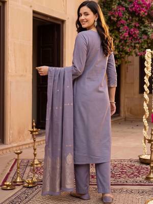 women ethnic motifs embroidered regular thread work kurta with trousers & with dupatta 4