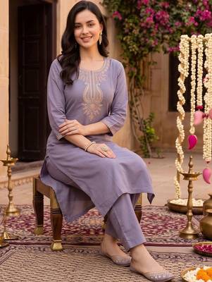women ethnic motifs embroidered regular thread work kurta with trousers & with dupatta 5