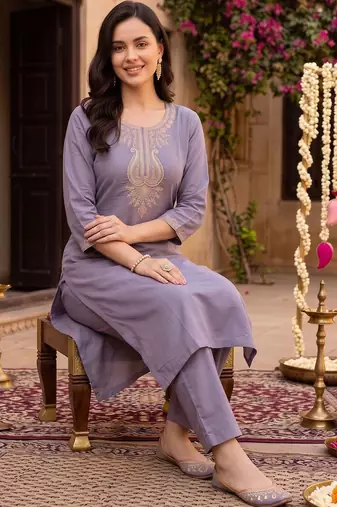 women ethnic motifs embroidered regular thread work kurta with trousers & with dupatta