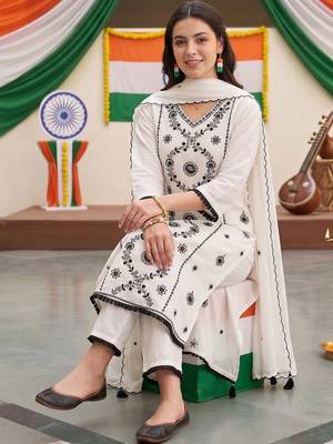 women ethnic motifs embroidered regular thread work kurta with trousers & with dupatta 2