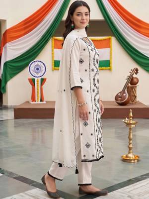women ethnic motifs embroidered regular thread work kurta with trousers & with dupatta 4