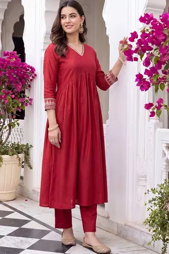 women empire thread work liva kurta with trousers