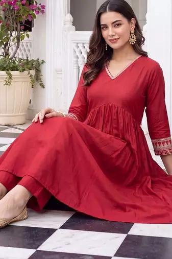 women empire thread work liva kurta with trousers
