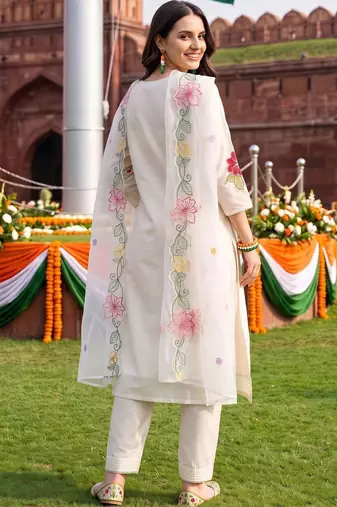 women floral embroidered regular thread work kurta with trousers & with dupatta