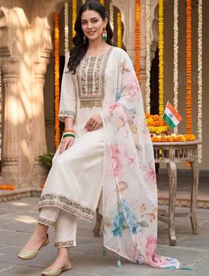 women floral embroidered regular thread work kurta with trousers & with dupatta 2