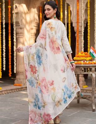 women floral embroidered regular thread work kurta with trousers & with dupatta 5