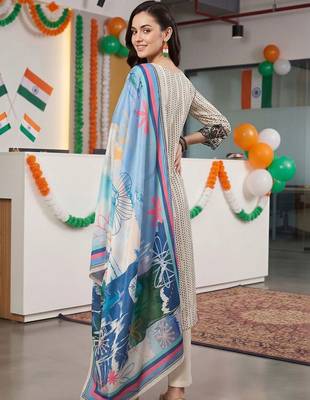 women printed regular thread work kurta with trousers & with dupatta 6