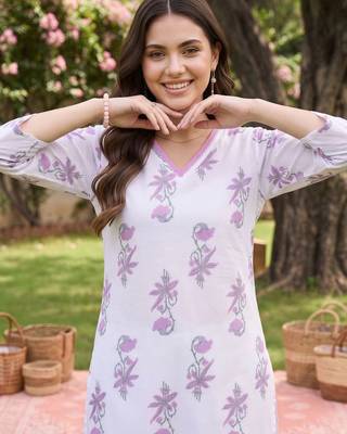 women floral printed regular cotton kurta with trousers 2