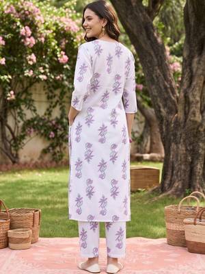 women floral printed regular cotton kurta with trousers 4