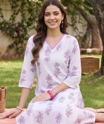 women floral printed regular cotton kurta with trousers 5