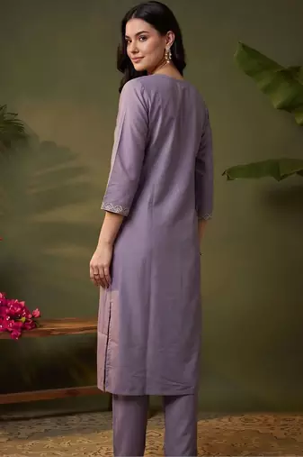 women ethnic motifs embroidered regular thread work kurta with trousers & with dupatta