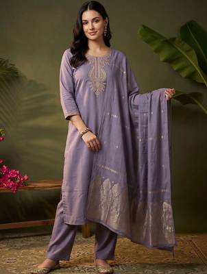 women ethnic motifs embroidered regular thread work kurta with trousers & with dupatta 6