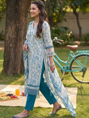 women floral printed regular thread work cotton kurta with trousers & with dupatta 3