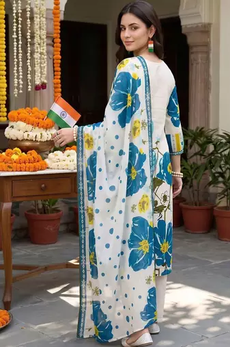 women floral printed regular cotton kurta with trousers & with dupatta
