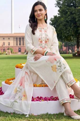 women floral embroidered regular thread work kurta with trousers & with dupatta