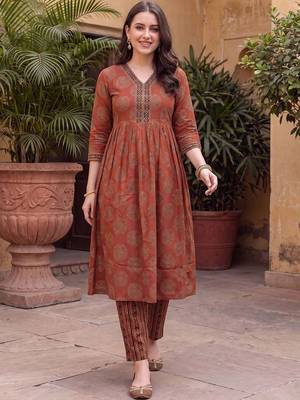 women ethnic motifs printed empire cotton kurta with trousers 1