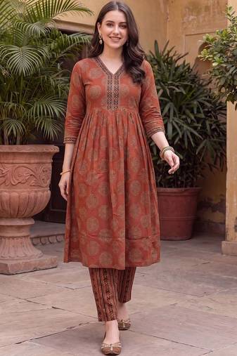 women ethnic motifs printed empire cotton kurta with trousers