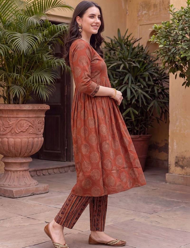 women ethnic motifs printed empire cotton kurta with trousers