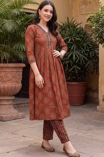 women ethnic motifs printed empire cotton kurta with trousers