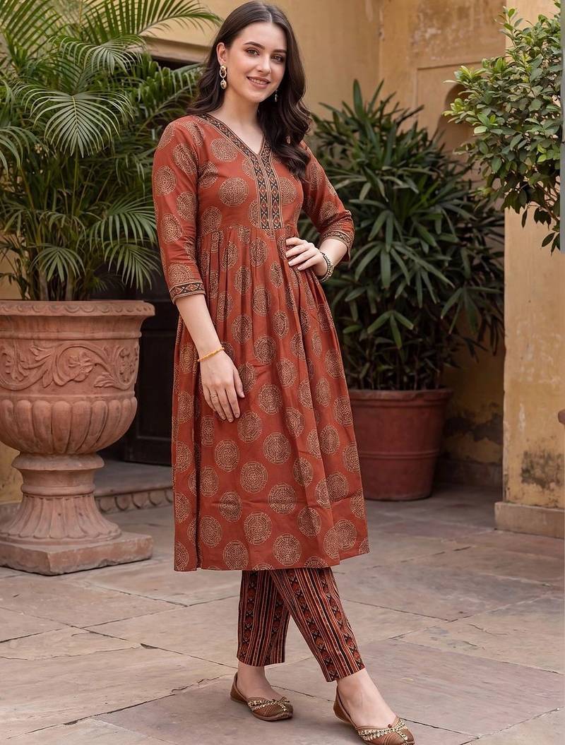 women ethnic motifs printed empire cotton kurta with trousers