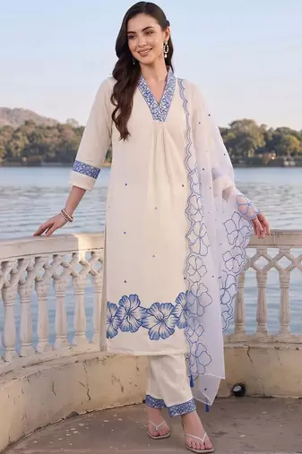 women floral embroidered regular thread work kurta with trousers & with dupatta