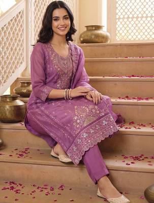 women ethnic motifs embroidered regular thread work kurta with trousers & with dupatta 2