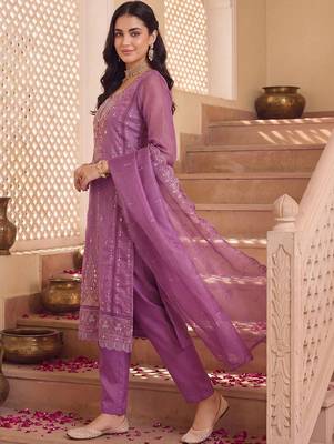 women ethnic motifs embroidered regular thread work kurta with trousers & with dupatta 3