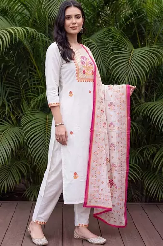 women floral embroidered regular thread work cotton kurta with trousers & with dupatta