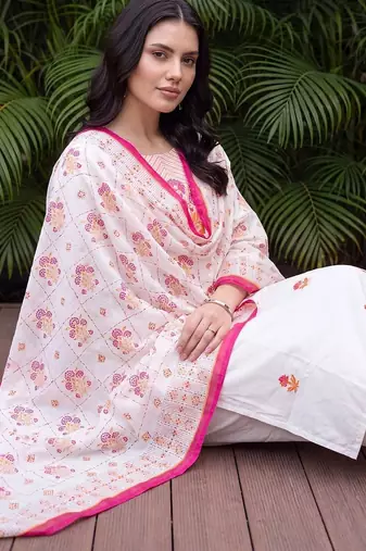 women floral embroidered regular thread work cotton kurta with trousers & with dupatta