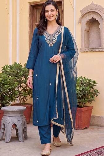 women ethnic motifs embroidered regular kurta with trousers & with dupatta