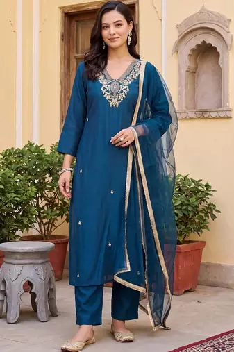 women ethnic motifs embroidered regular kurta with trousers & with dupatta