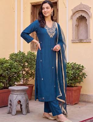 women ethnic motifs embroidered regular kurta with trousers & with dupatta 5