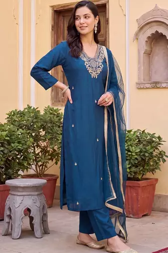 women ethnic motifs embroidered regular kurta with trousers & with dupatta