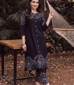 women printed regular mirror work cotton kurta with trousers
