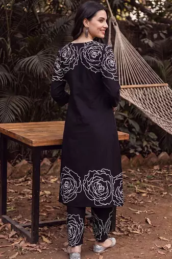 women printed regular mirror work cotton kurta with trousers