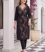 women floral embroidered regular thread work kurta with trousers