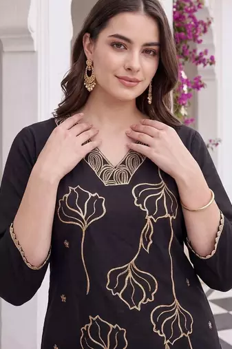 women floral embroidered regular thread work kurta with trousers