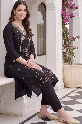 women floral embroidered regular thread work kurta with trousers