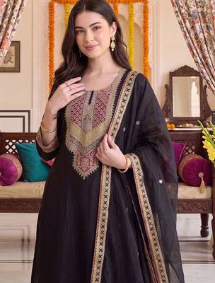 women ethnic motifs embroidered regular thread work kurta with trousers & with dupatta 5