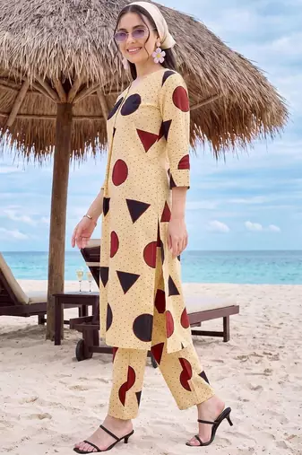 women printed regular cotton kurta with trousers