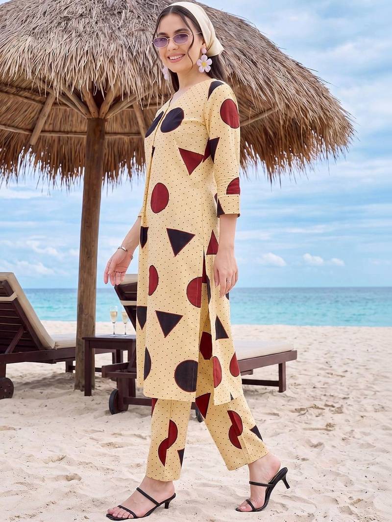 women printed regular cotton kurta with trousers