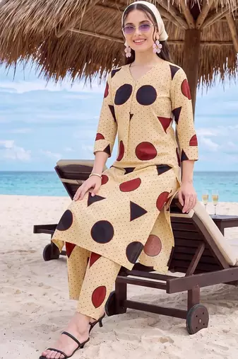 women printed regular cotton kurta with trousers