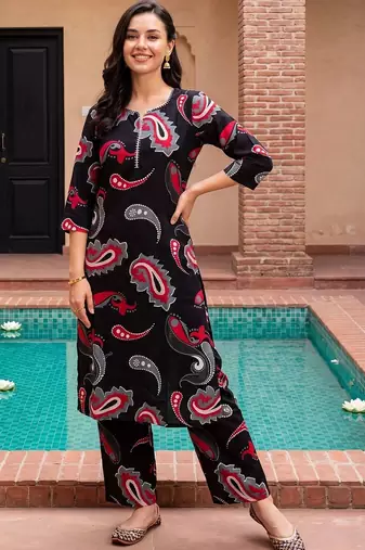 women paisley printed regular cotton kurta with trousers