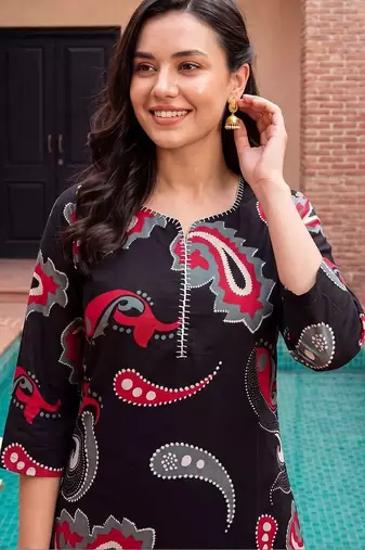 women paisley printed regular cotton kurta with trousers