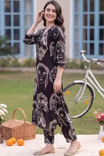 women printed regular cotton kurta with trousers
